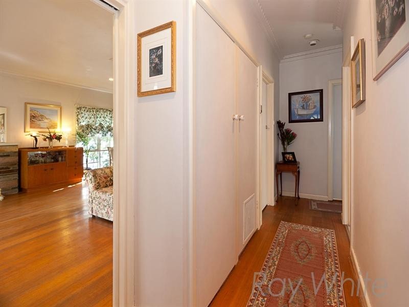 11 Barrina Street, Blackburn South VIC 3130