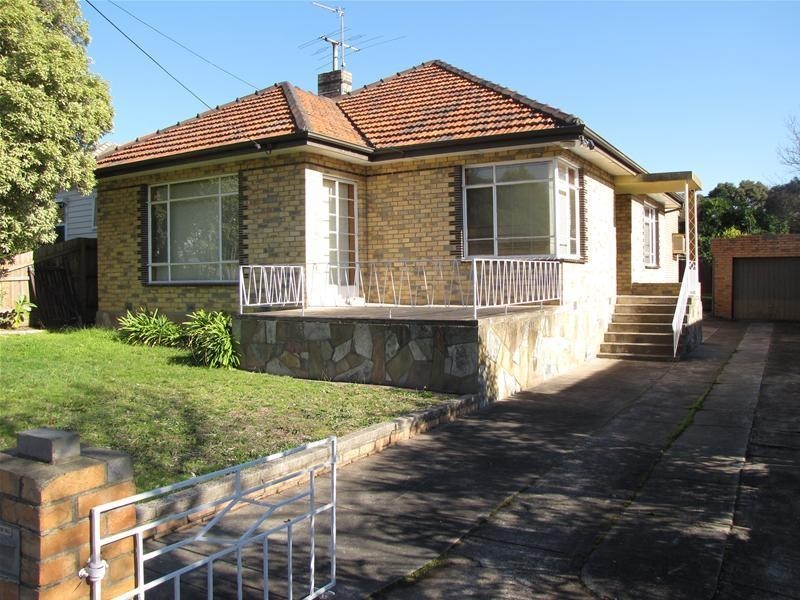 18 Peter Avenue, Blackburn North VIC 3130