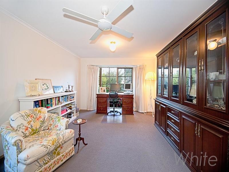 2/25 Stanley Grove, Blackburn VIC 3130