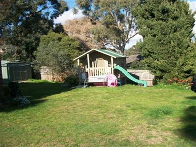 3 Chestnut Court, Doncaster East VIC 3109