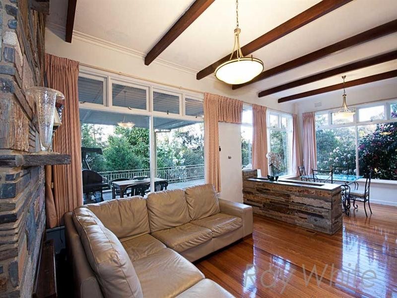 19 Beaufort Street, Mitcham VIC 3132