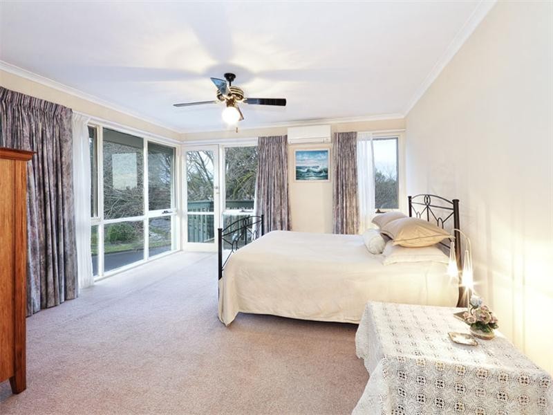 8 Lindau Drive, Vermont South VIC 3133