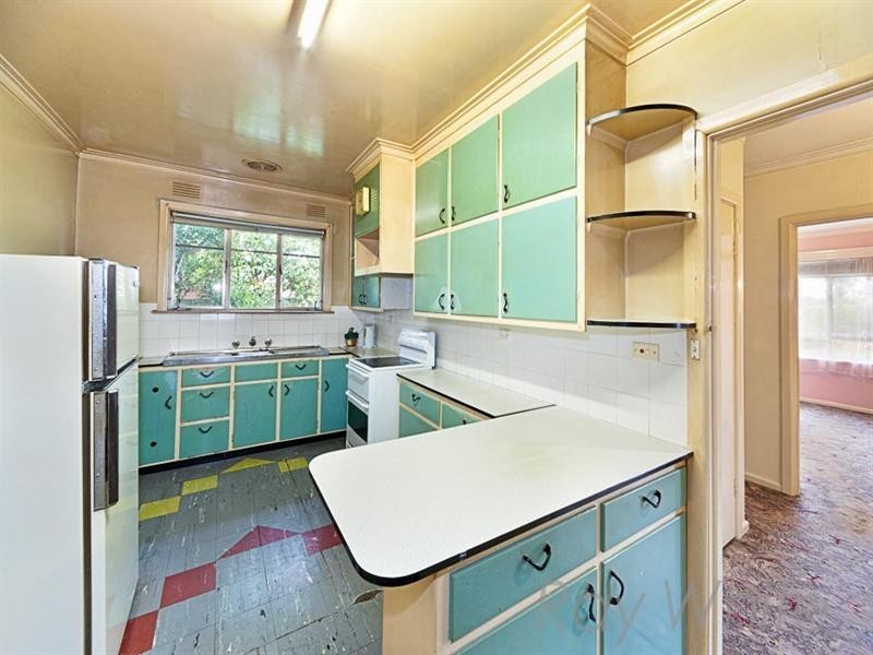 20 Robyn Drive, Nunawading VIC 3131