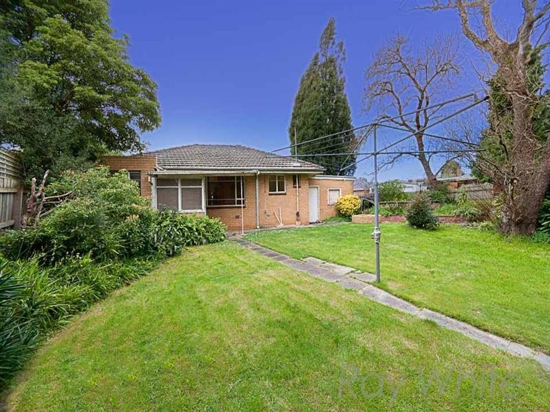 20 Robyn Drive, Nunawading VIC 3131