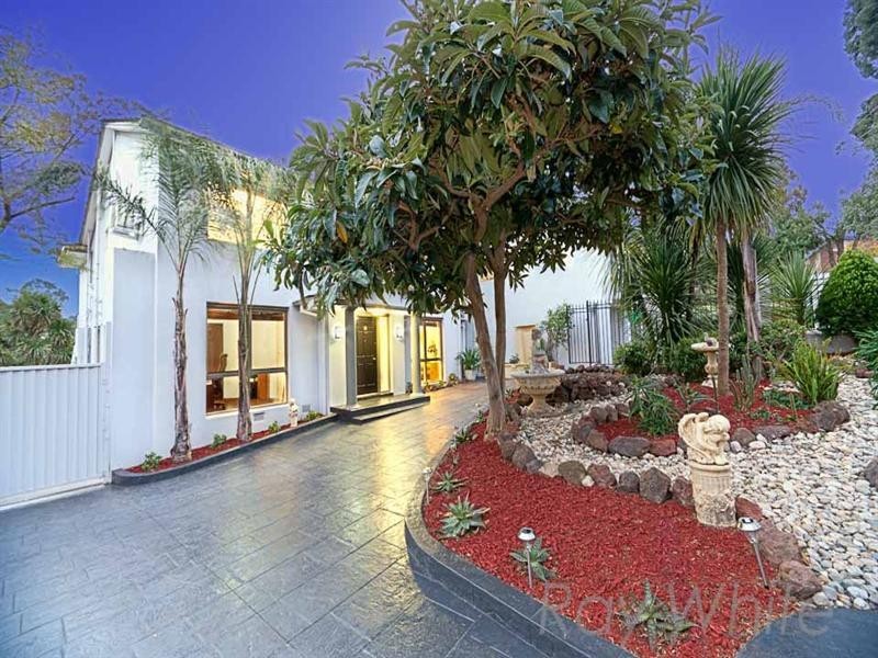 16 Gwyn Rise, Vermont South VIC 3133