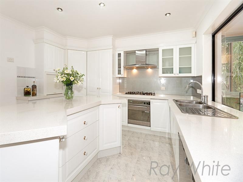 16 Gwyn Rise, Vermont South VIC 3133