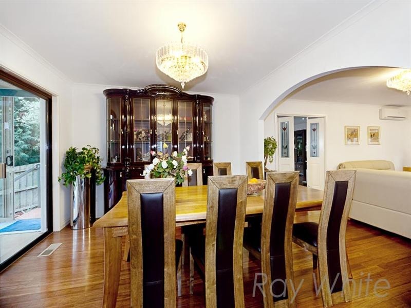 16 Gwyn Rise, Vermont South VIC 3133