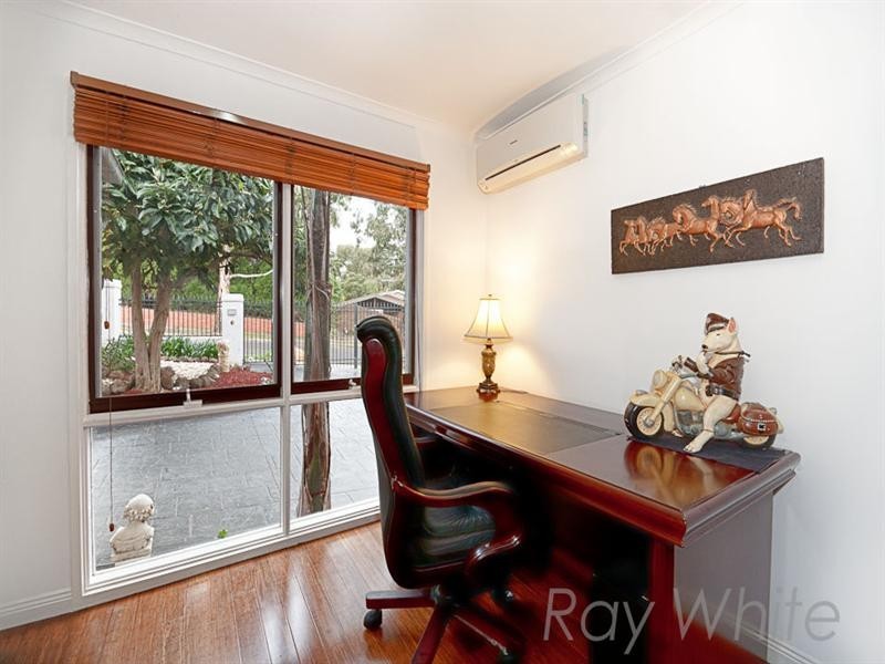 16 Gwyn Rise, Vermont South VIC 3133