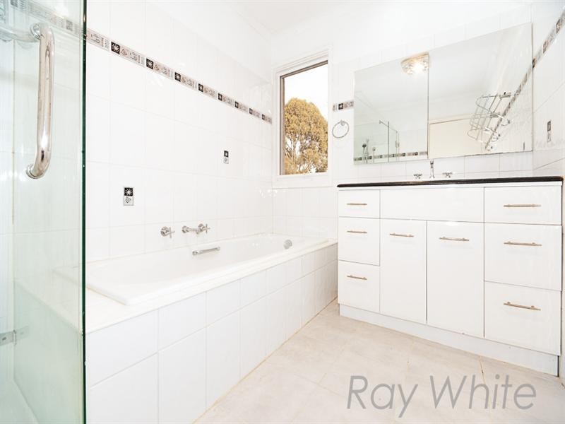 16 Gwyn Rise, Vermont South VIC 3133