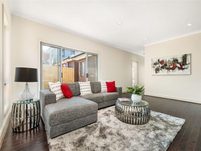 2/340 George Street, Doncaster VIC 3108