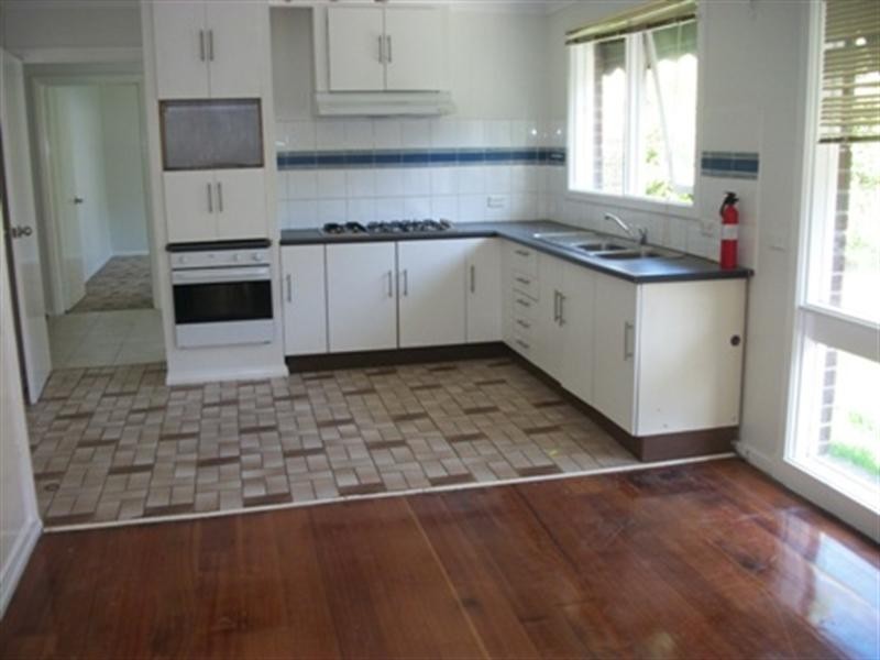 18 Medhurst Street, Burwood East VIC 3151
