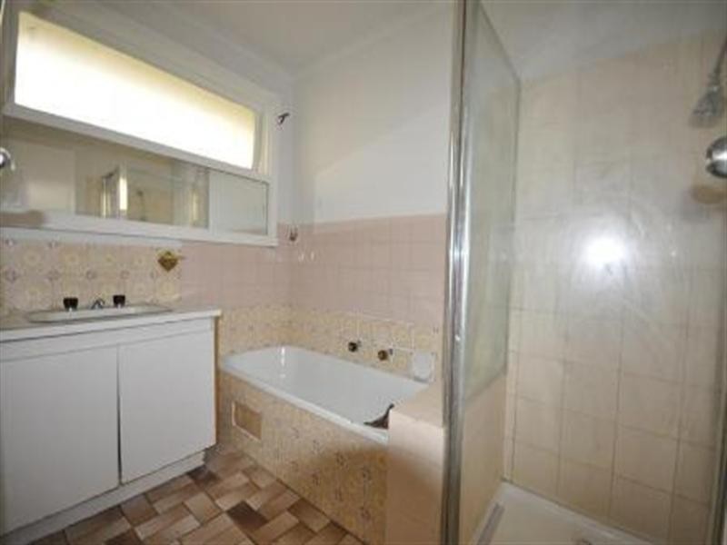 18 Medhurst Street, Burwood East VIC 3151