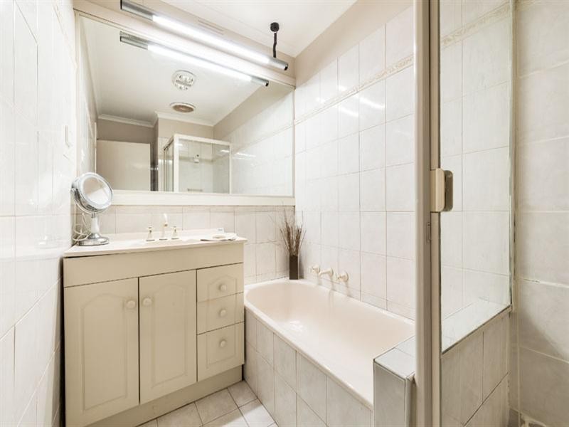 21 Roxburgh Road, Wantirna VIC 3152