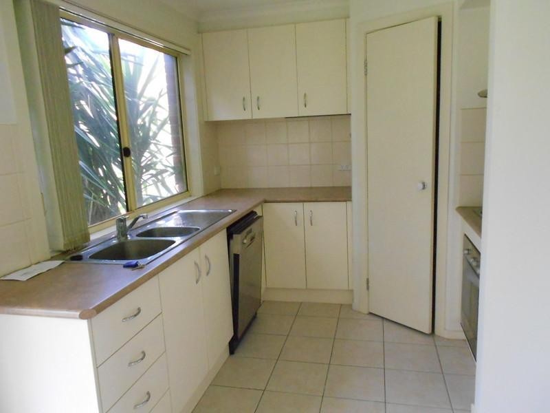 2/1 Highmoor Avenue, Bayswater VIC 3153