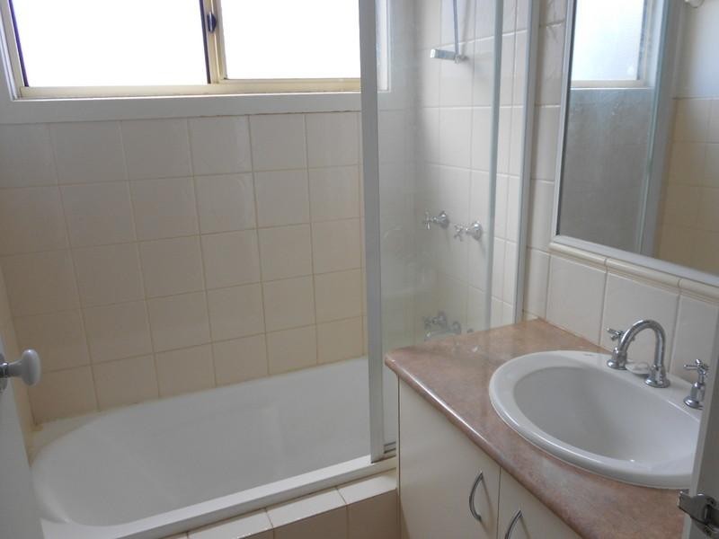 2/1 Highmoor Avenue, Bayswater VIC 3153