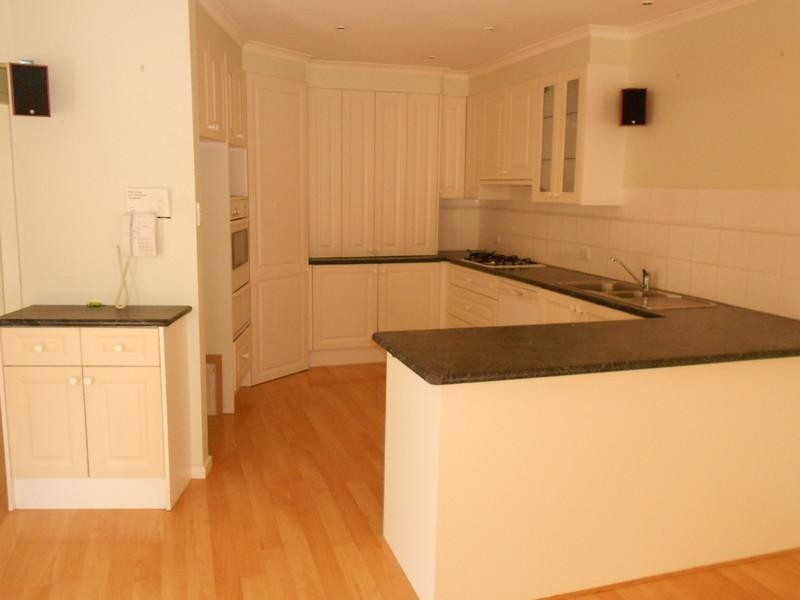 5 Edgewood Avenue, Burwood East VIC 3151