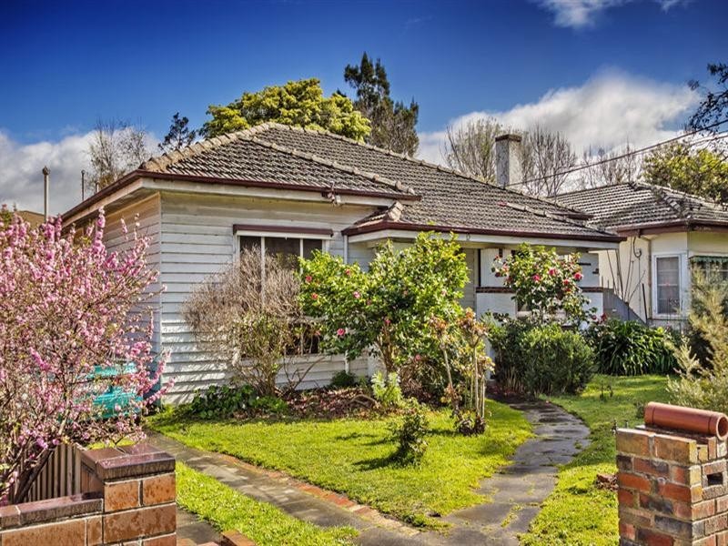 12 Queen Street, Blackburn VIC 3130