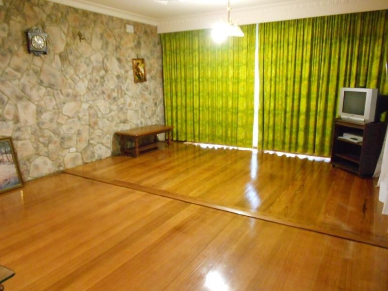 10 Romoly Drive, Forest Hill VIC 3131