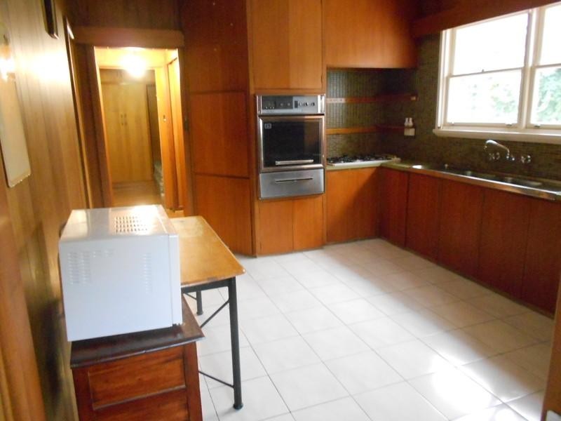 10 Romoly Drive, Forest Hill VIC 3131