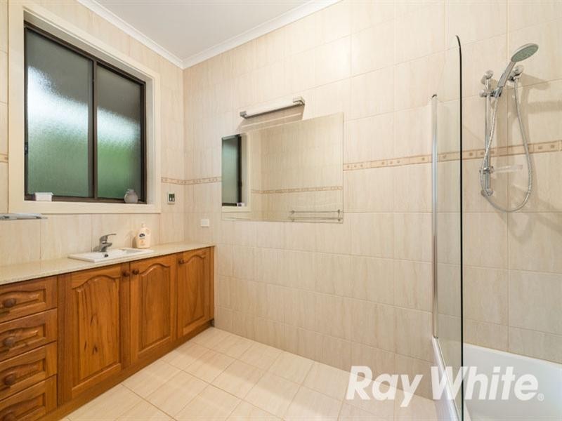 4 Handel Court, Blackburn VIC 3130
