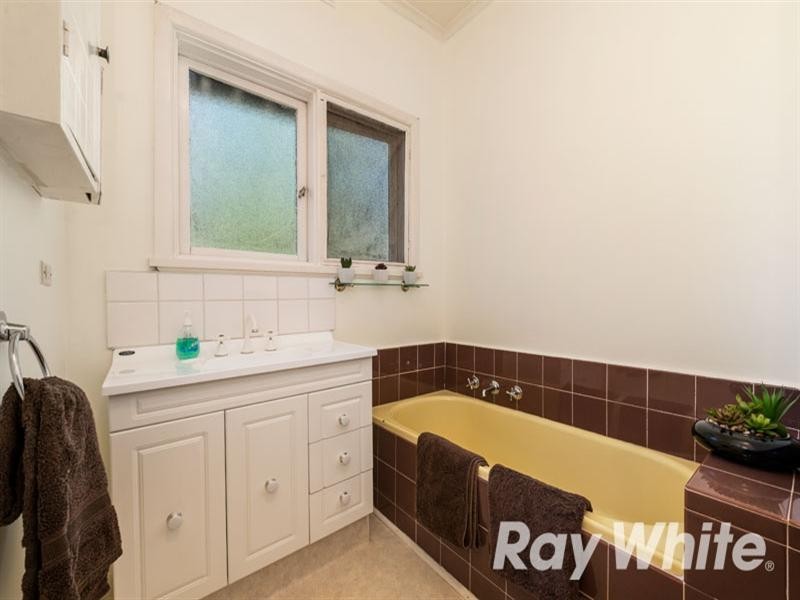 10 Kingsclere Street, Vermont VIC 3133