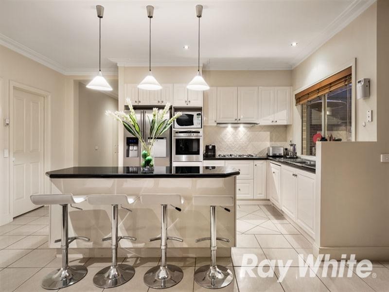 7 Chablis Close, Croydon VIC 3136