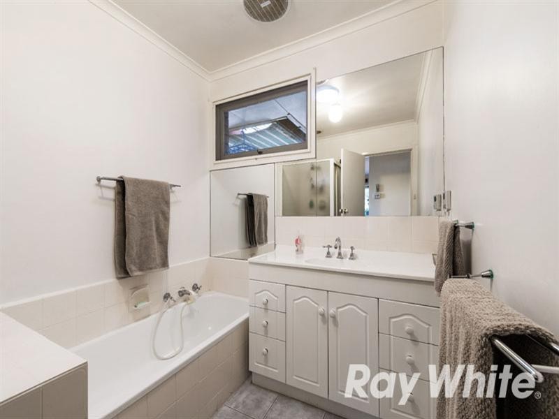 9 Fairlane Court, Blackburn North VIC 3130