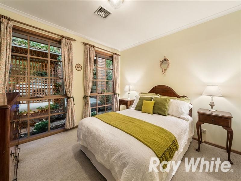 51 Bond Avenue, Blackburn South VIC 3130