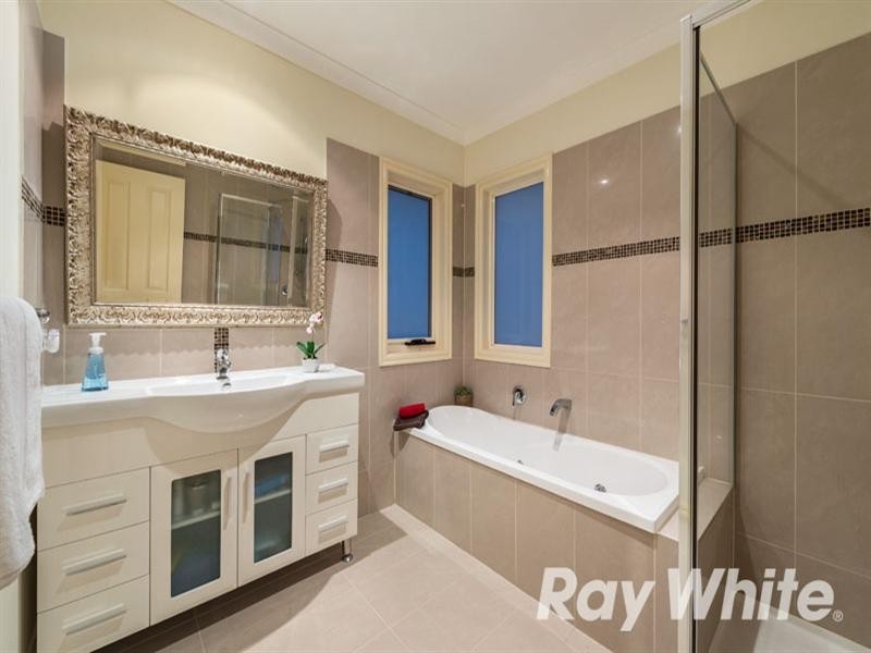 1/4-6 Roger Street, Doncaster East VIC 3109