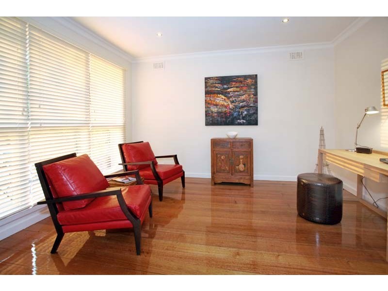 25 Longbrae Avenue, Forest Hill VIC 3131