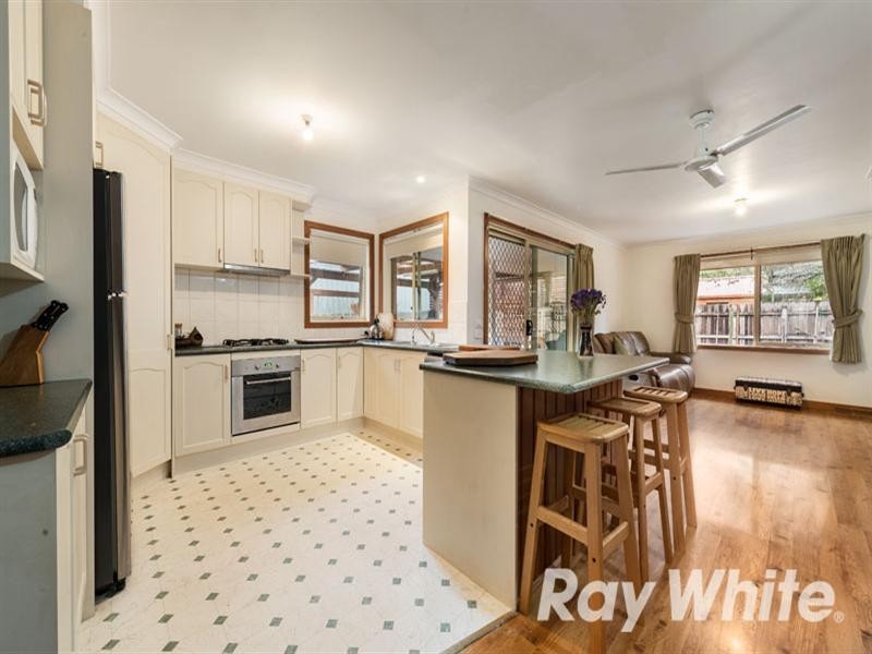 2/54 Esther Crescent, Mooroolbark VIC 3138