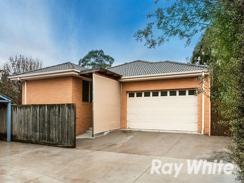 2/54 Esther Crescent, Mooroolbark VIC 3138