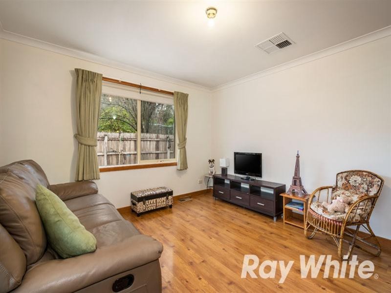2/54 Esther Crescent, Mooroolbark VIC 3138