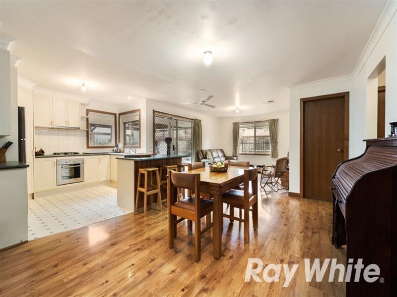 2/54 Esther Crescent, Mooroolbark VIC 3138