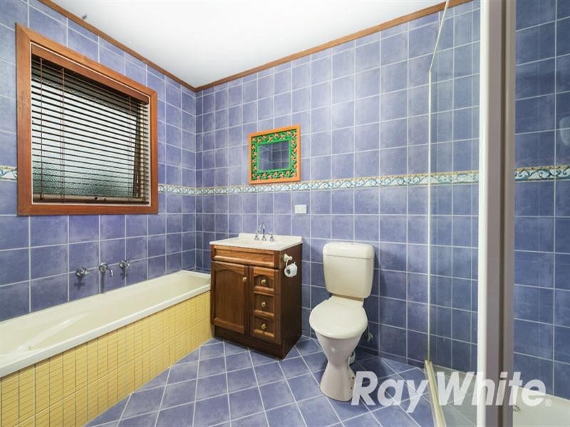 2/54 Esther Crescent, Mooroolbark VIC 3138