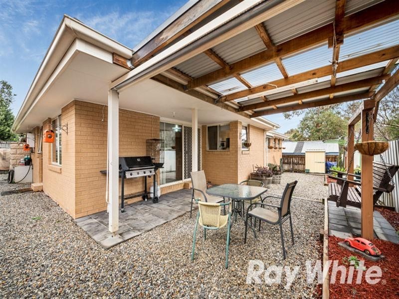 2/54 Esther Crescent, Mooroolbark VIC 3138