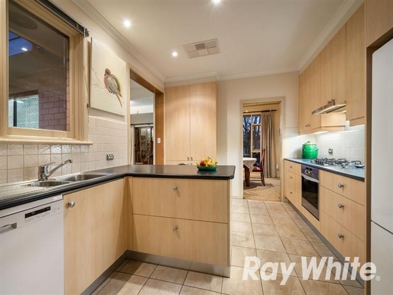 19 Bond Avenue, Blackburn South VIC 3130