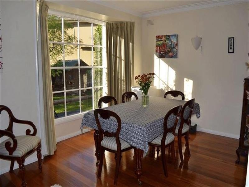 2 Sherwood Court, Croydon VIC 3136