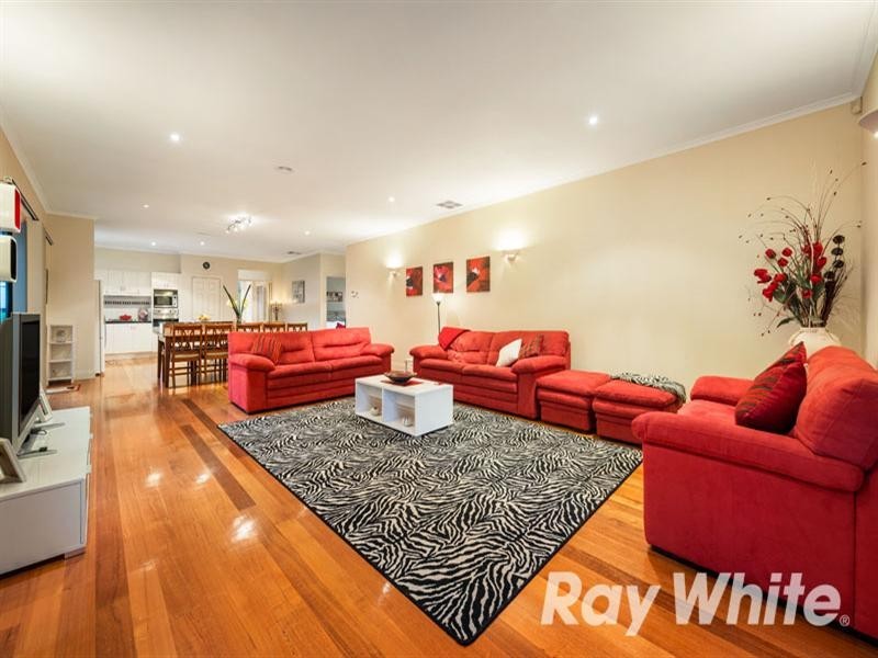15 Fulton Crescent, Burwood VIC 3125