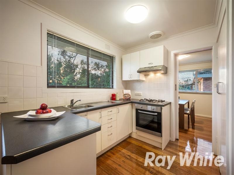 6 Newhaven Road, Burwood East VIC 3151