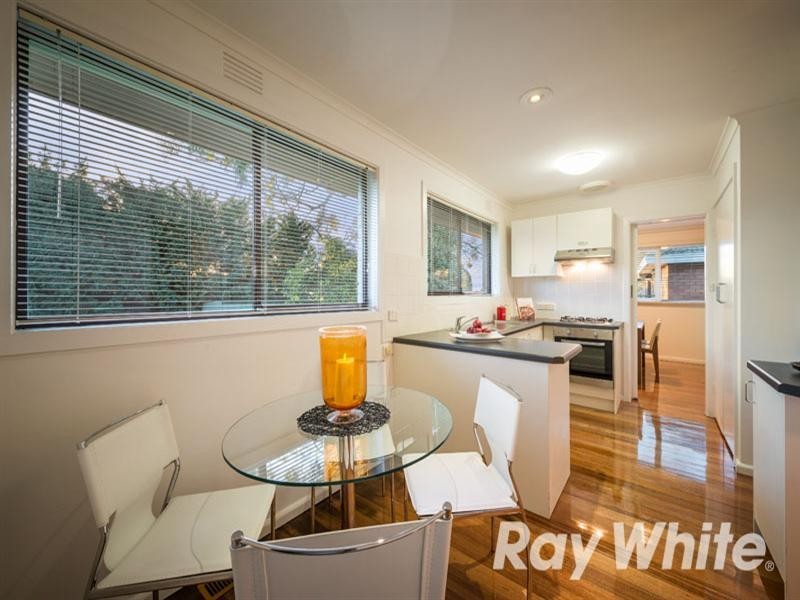 6 Newhaven Road, Burwood East VIC 3151