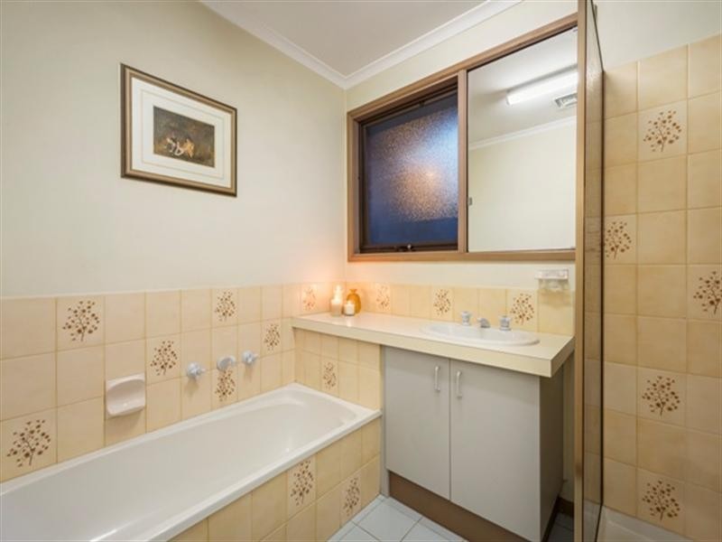 51 Bond Avenue, Blackburn South VIC 3130