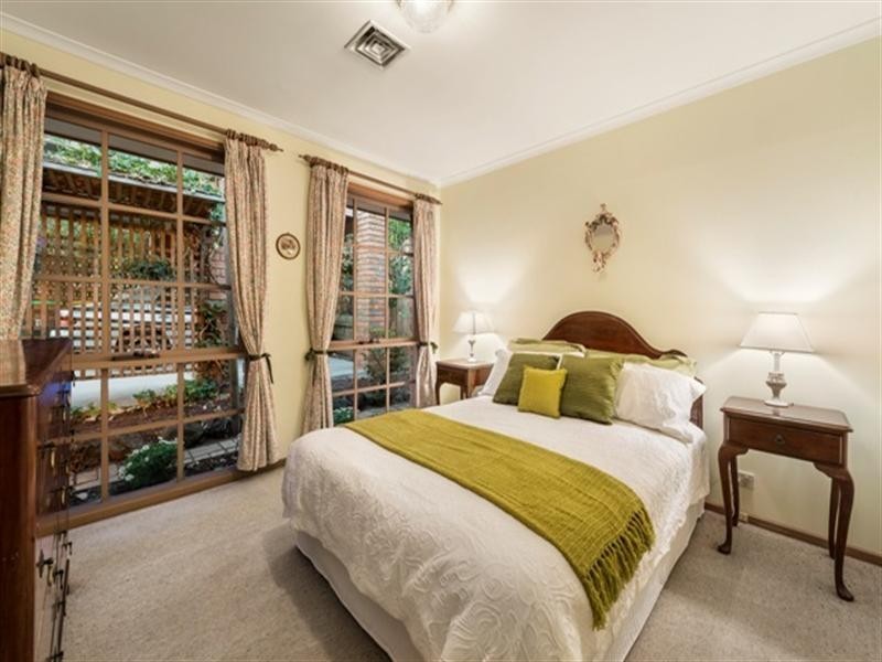 51 Bond Avenue, Blackburn South VIC 3130