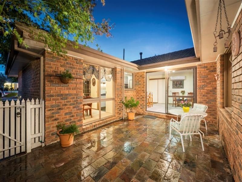 51 Bond Avenue, Blackburn South VIC 3130