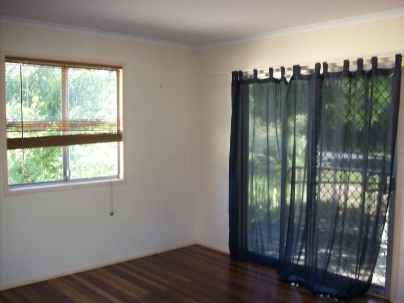 2 Kingston Court, Kingston QLD 4114