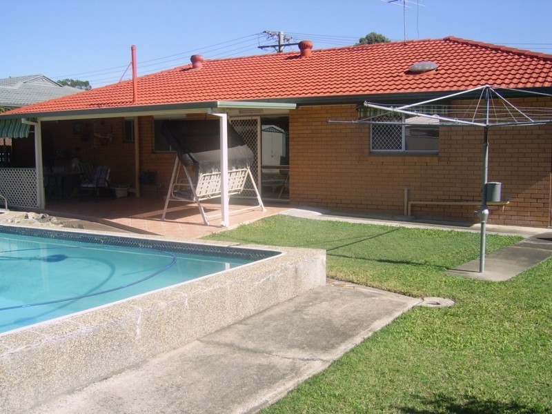 24 Hawdon Crescent, Springwood QLD 4127