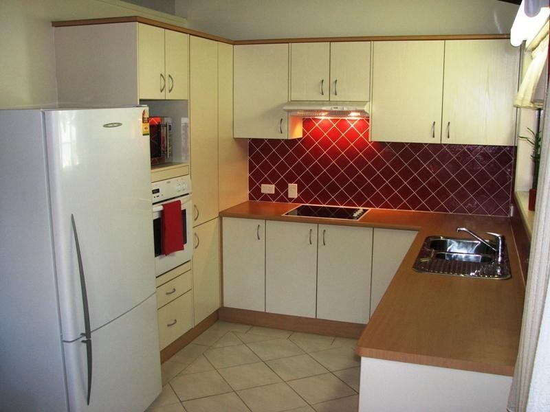 4/9 Canopus Court, Kingston QLD 4114