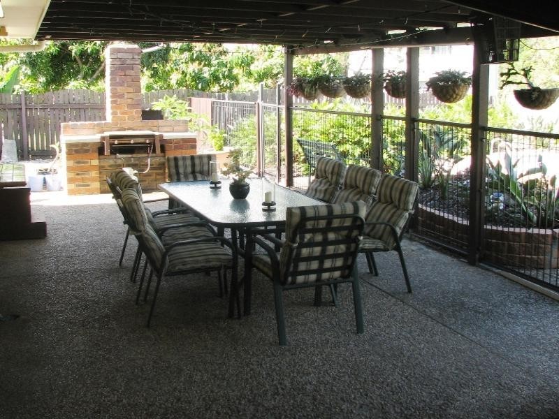 4/9 Canopus Court, Kingston QLD 4114