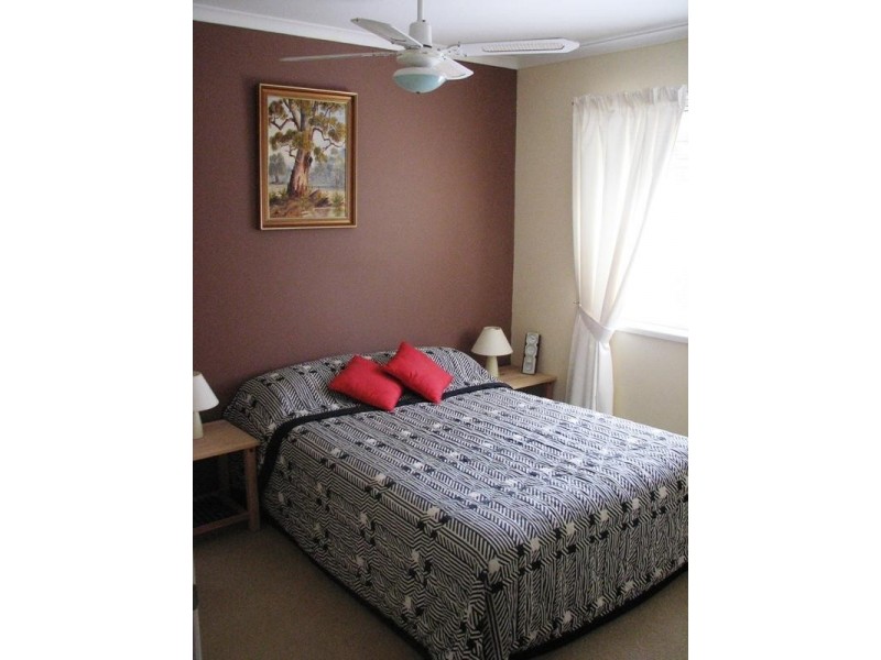 4/9 Canopus Court, Kingston QLD 4114