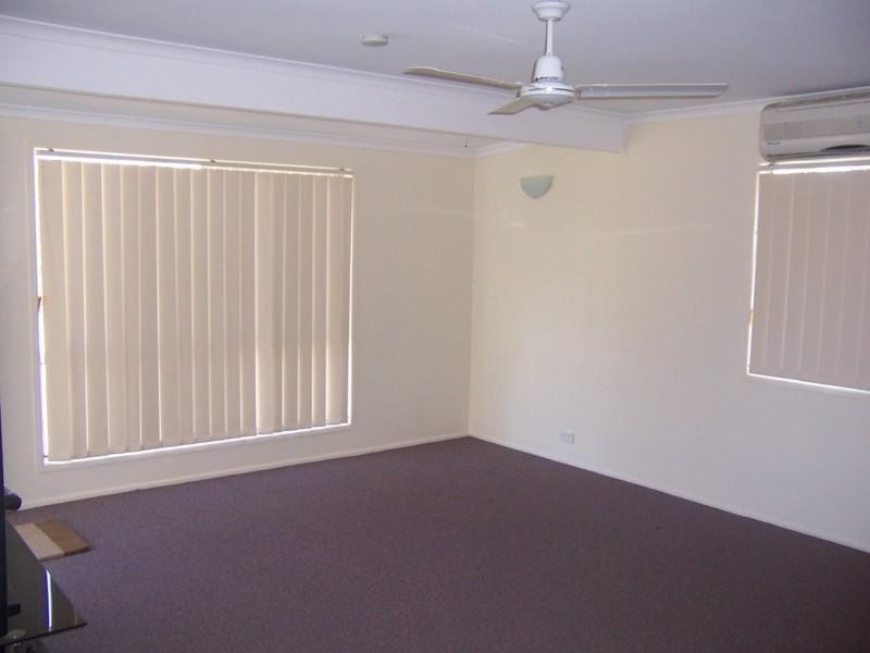 76 Velorum Drive, Kingston QLD 4114